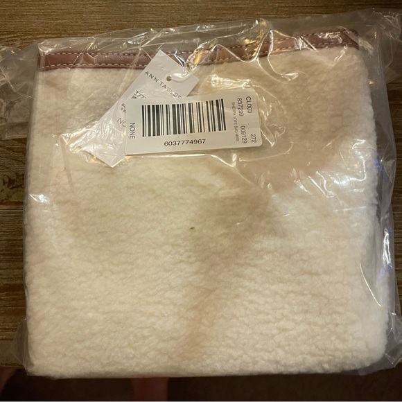 Ann Taylor Sherpa tote bag new - Picture 4 of 4